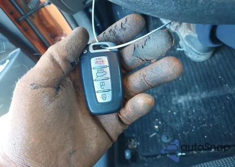 2013 Hyundai Veloster Base W/Black z USA, uszkodzony, nr VIN KMHTC6AD8DU146407